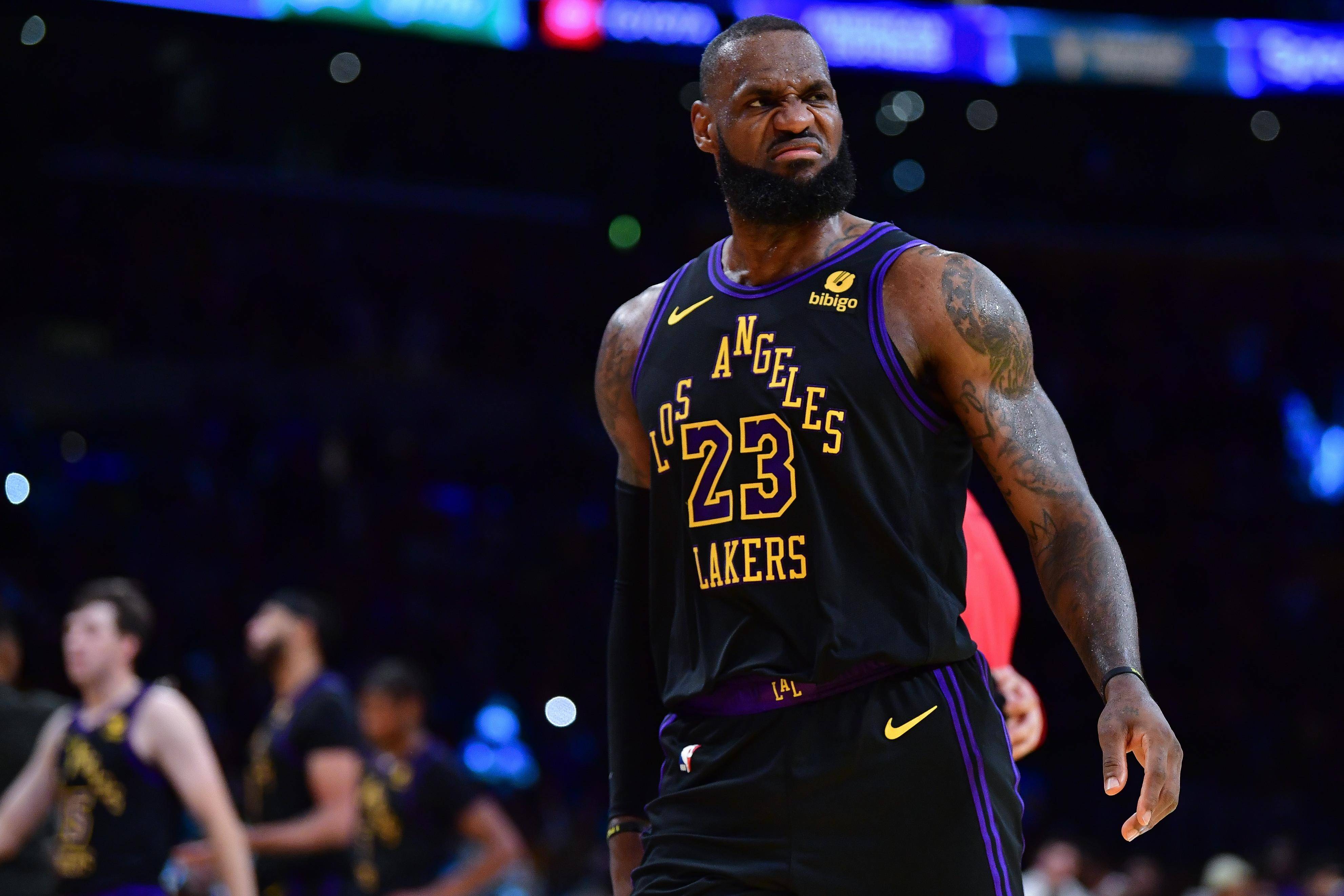 开云-转会期体能课后，洛杉矶湖人复出首秀备战NBA季后赛，震撼外界，更衣室氛围转暖的简单介绍